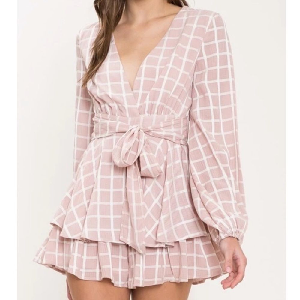 L’ATISTE Blush Pink Long Sleeve Ruffle Shorts Romper size Small
